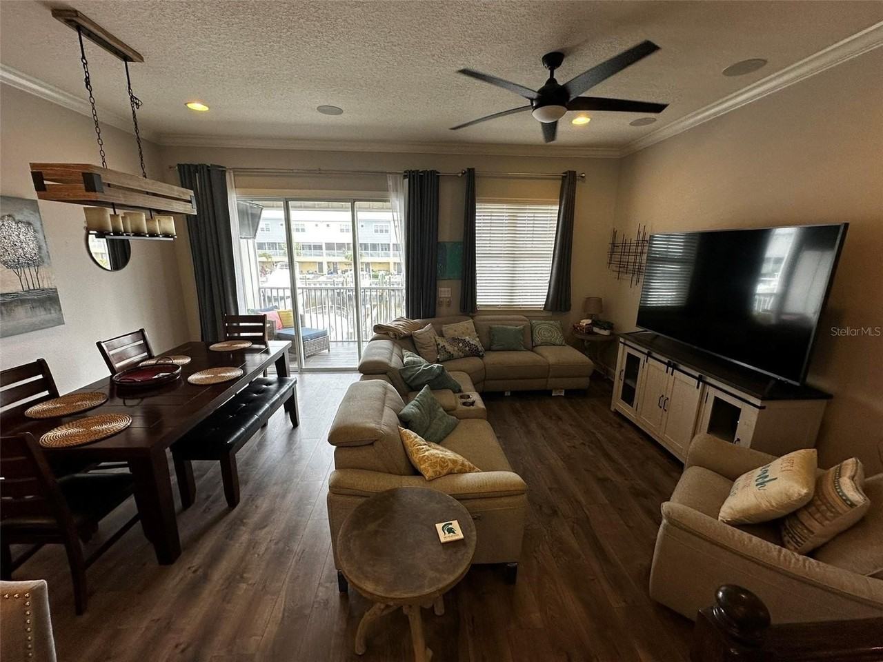 6072 Moorings Dr S - Photo 5 of 38