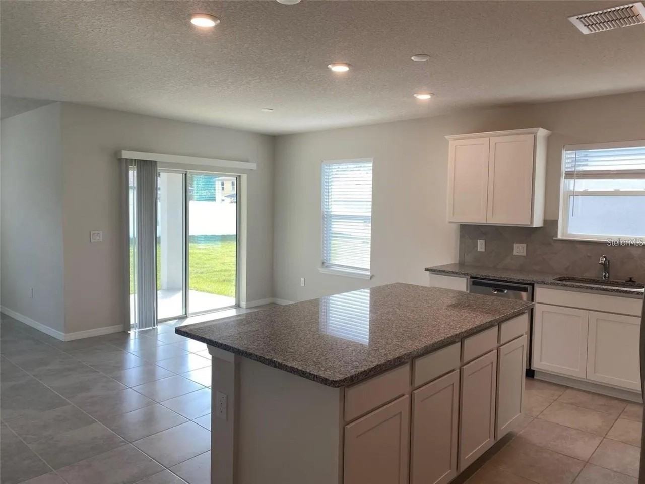 9643 Summers Cay Cir - Photo 6 of 16