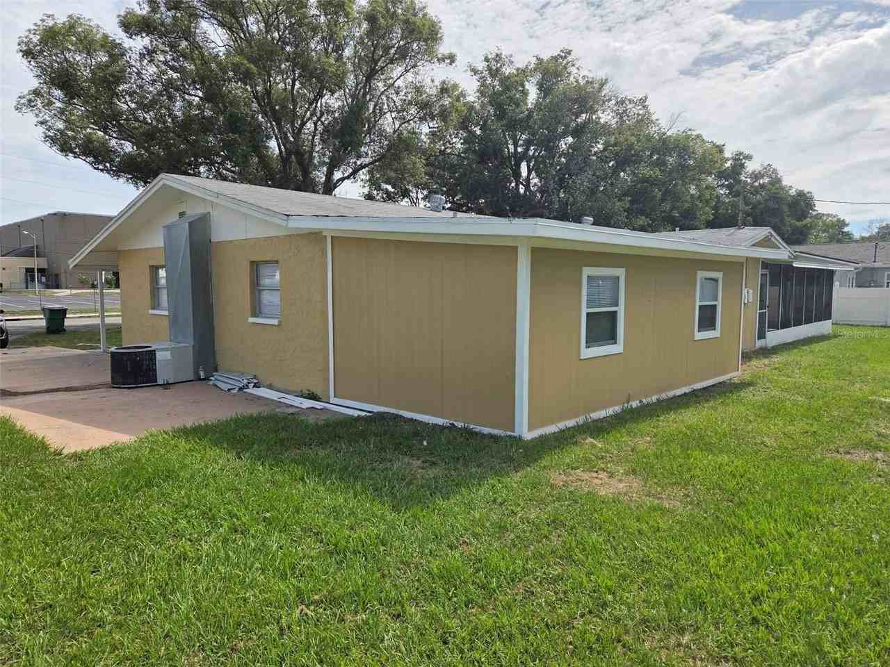 38300 Henry Dr - Photo 3 of 19