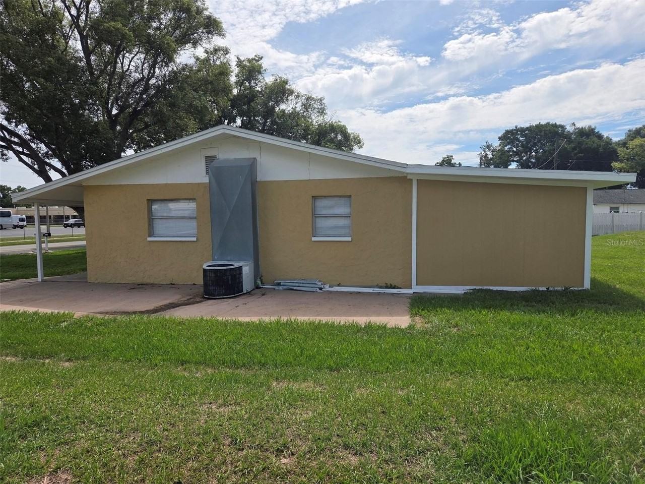 38300 Henry Dr - Photo 4 of 19