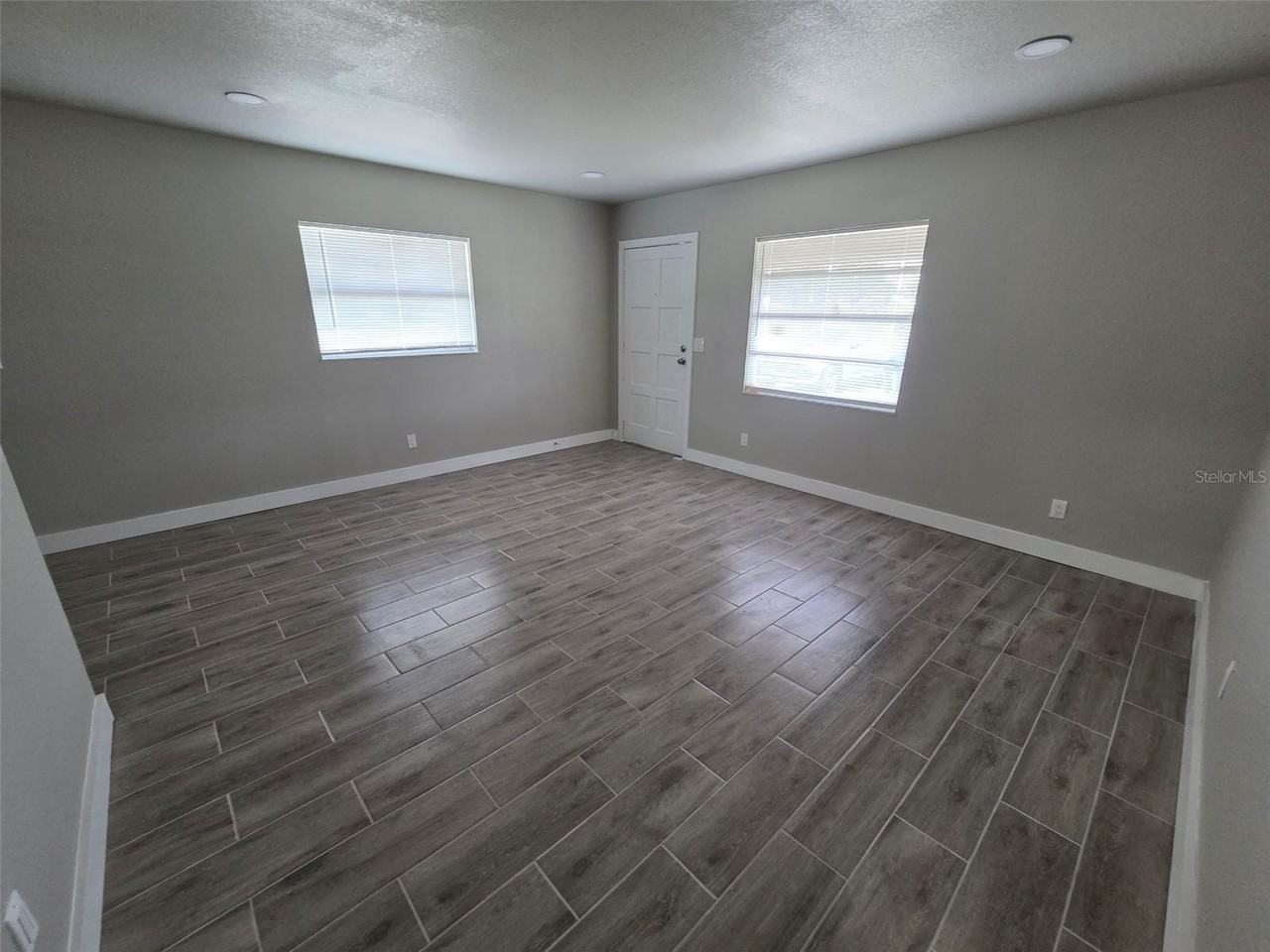 38300 Henry Dr - Photo 7 of 19