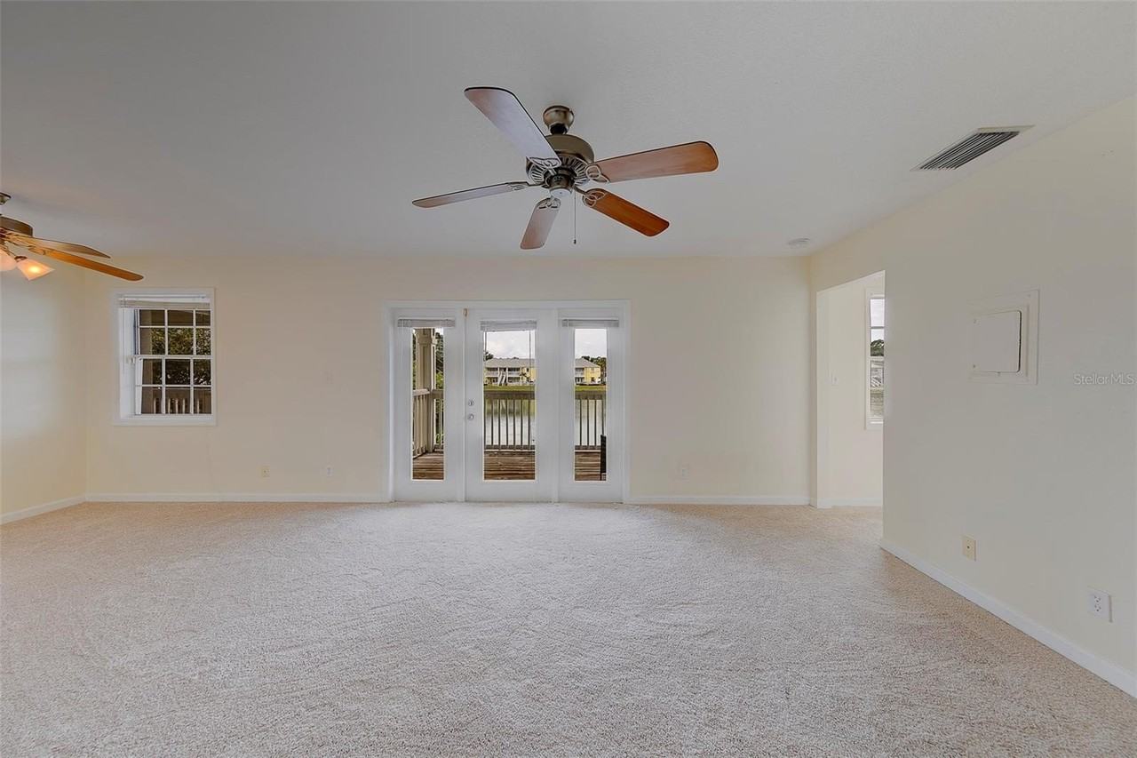 222 Pompano Dr Se #H - Photo 5 of 50