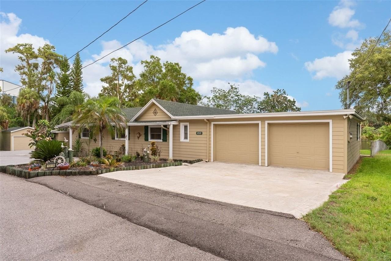 10519 Bridgewood Dr - Photo 2 of 36
