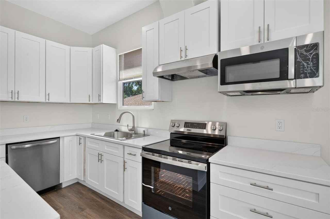 3022 W Douglas St - Photo 4 of 16
