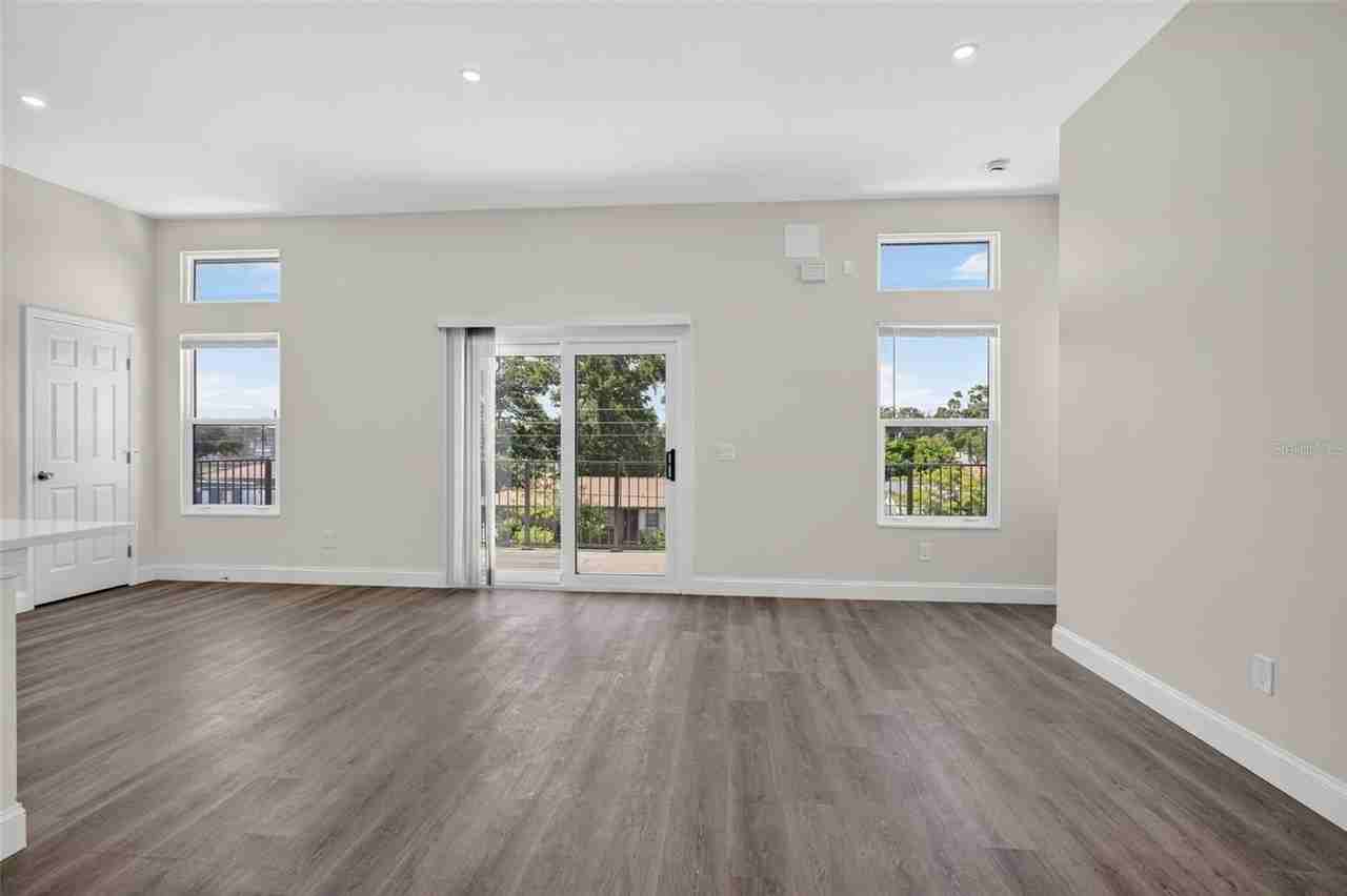 3022 W Douglas St - Photo 5 of 16