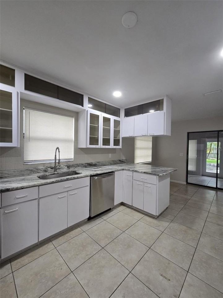 4608 Netherwood Dr - Photo 4 of 19