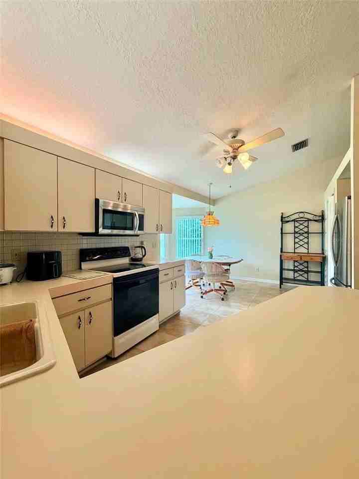 5647 Dalton Ct - Photo 5 of 18