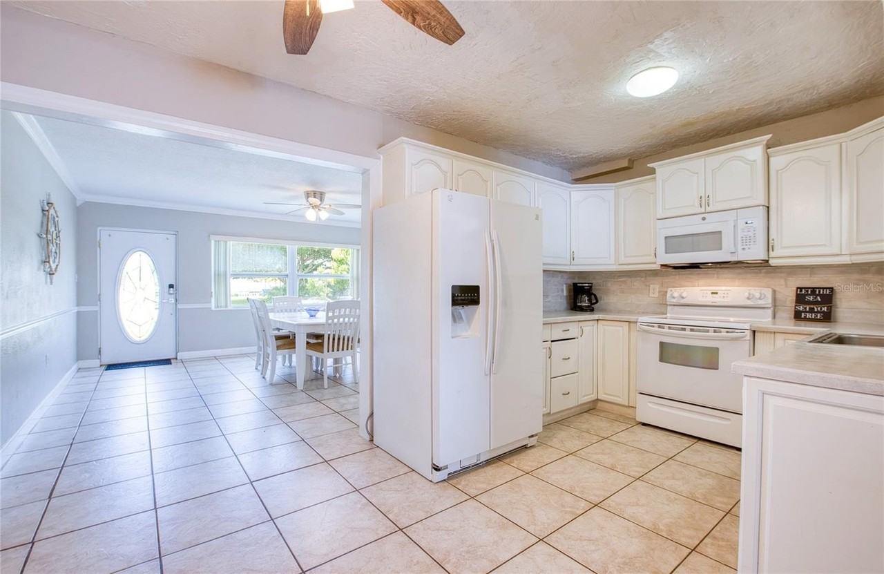 5213 97th Way N - Photo 3 of 36
