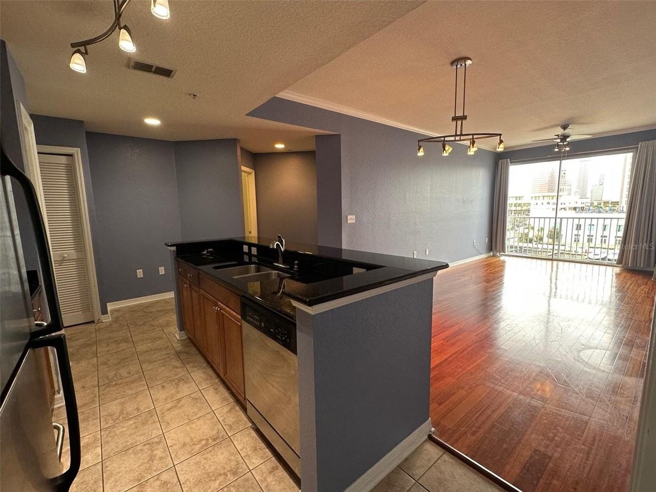 700 S Harbour Island Blvd #523 - Photo 6 of 36