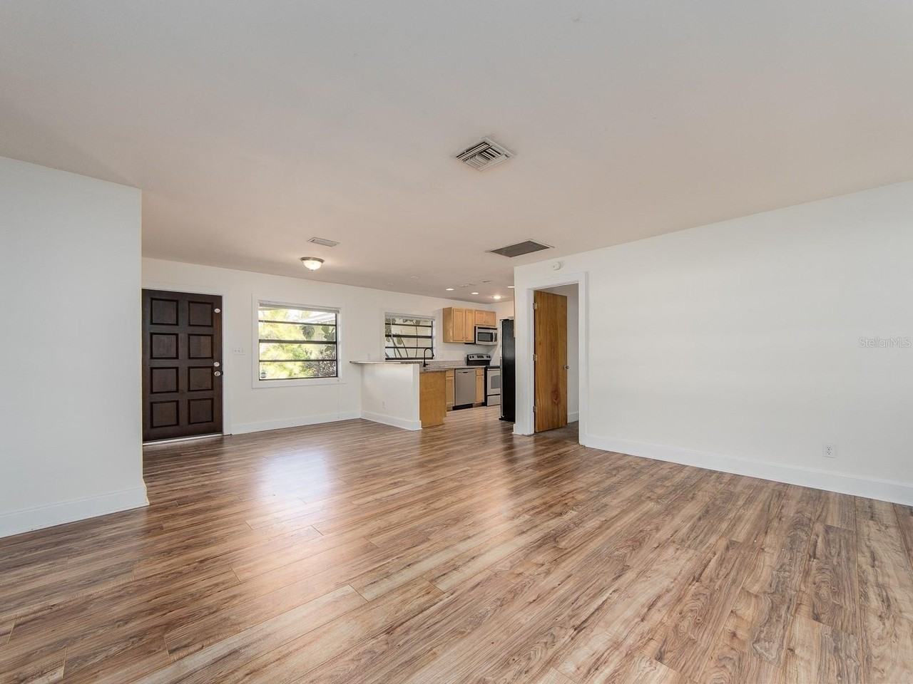 2242 Indian Ave S - Photo 4 of 19