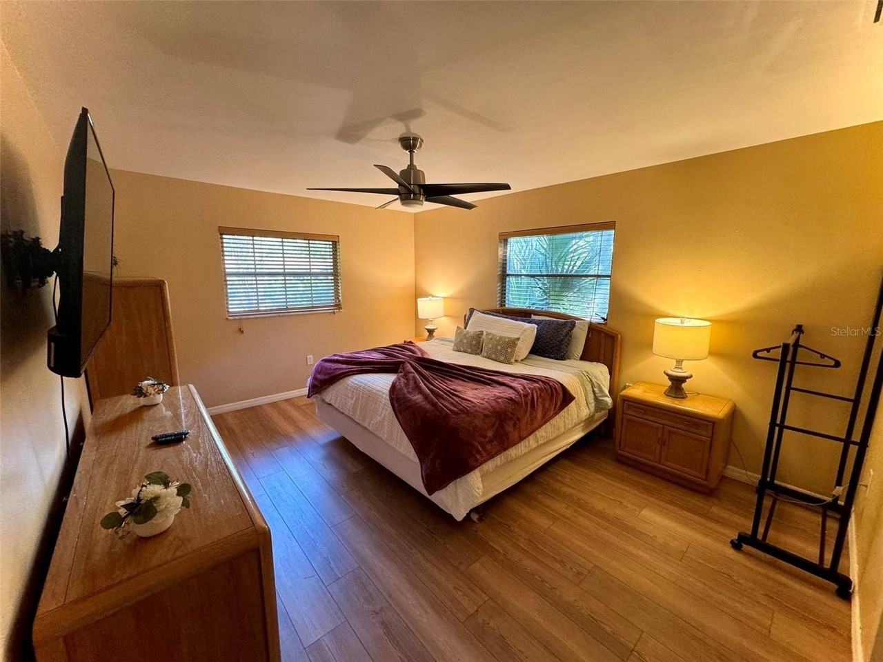 764 Forest Glen Rd - Photo 6 of 31
