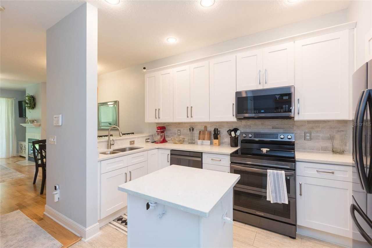 1050 Starkey Rd #104 - Photo 6 of 48