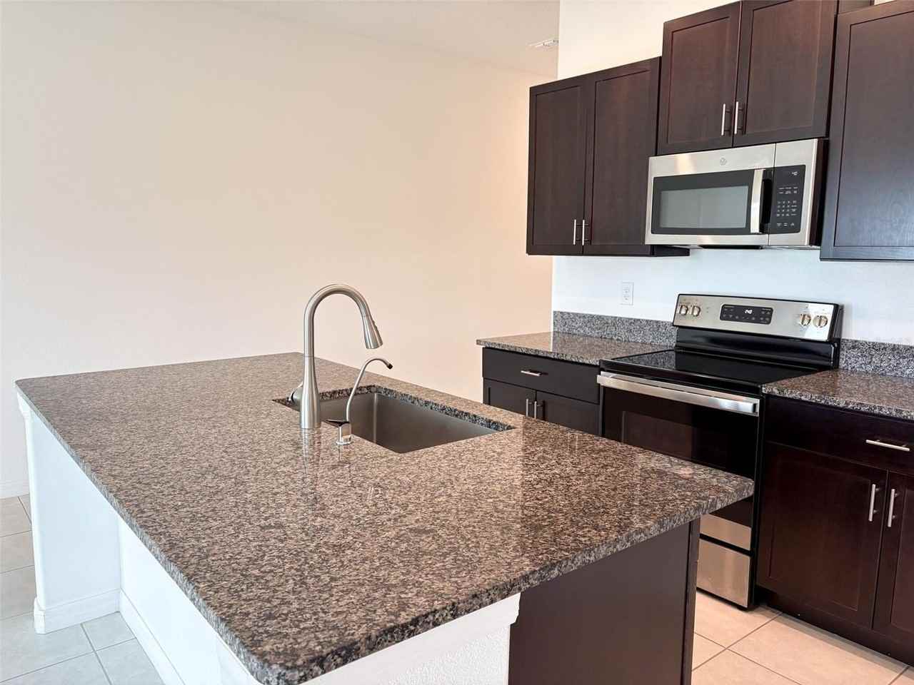 5487 Blue Azure Dr - Photo 5 of 33
