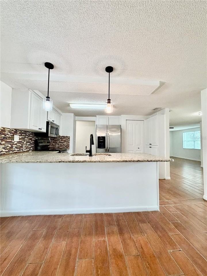 7201 Daggett Ter - Photo 6 of 28