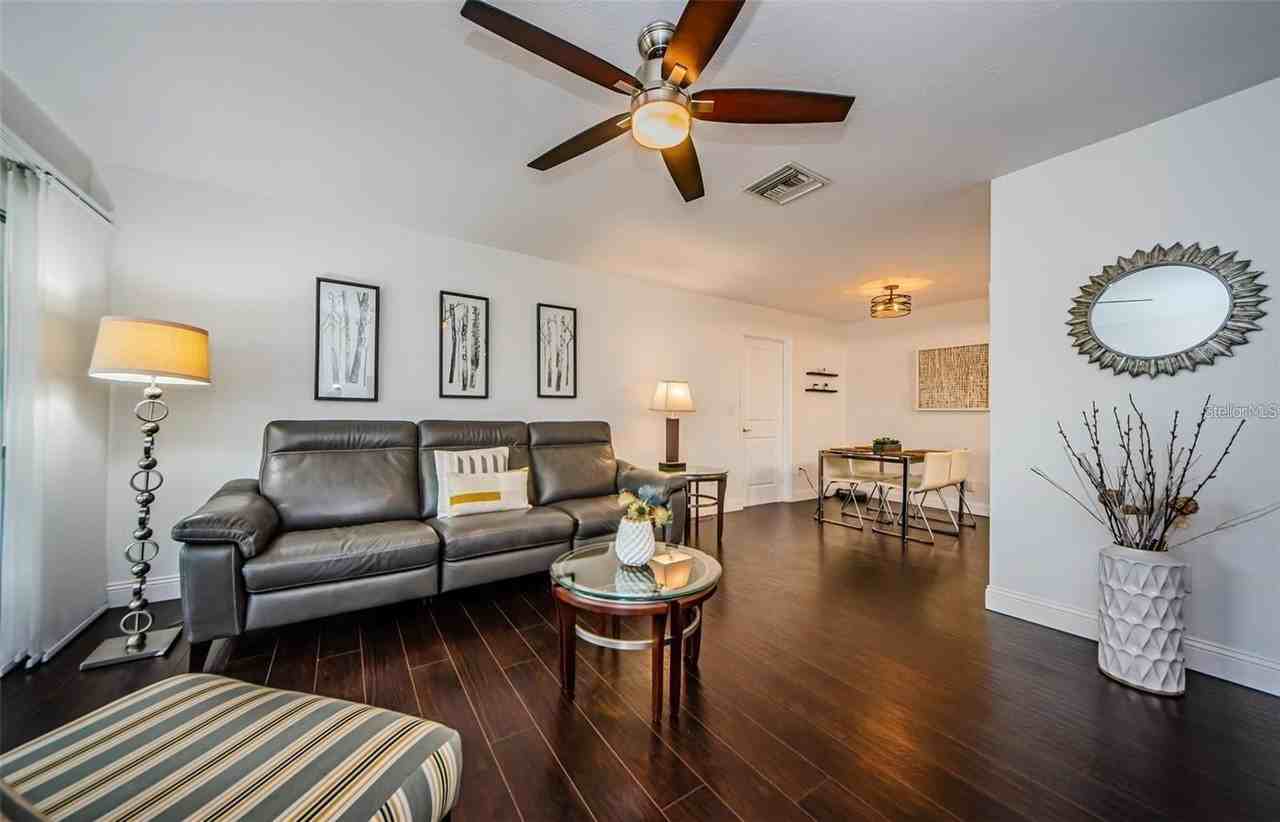 2739 Sherbrooke Ln #B - Photo 7 of 26