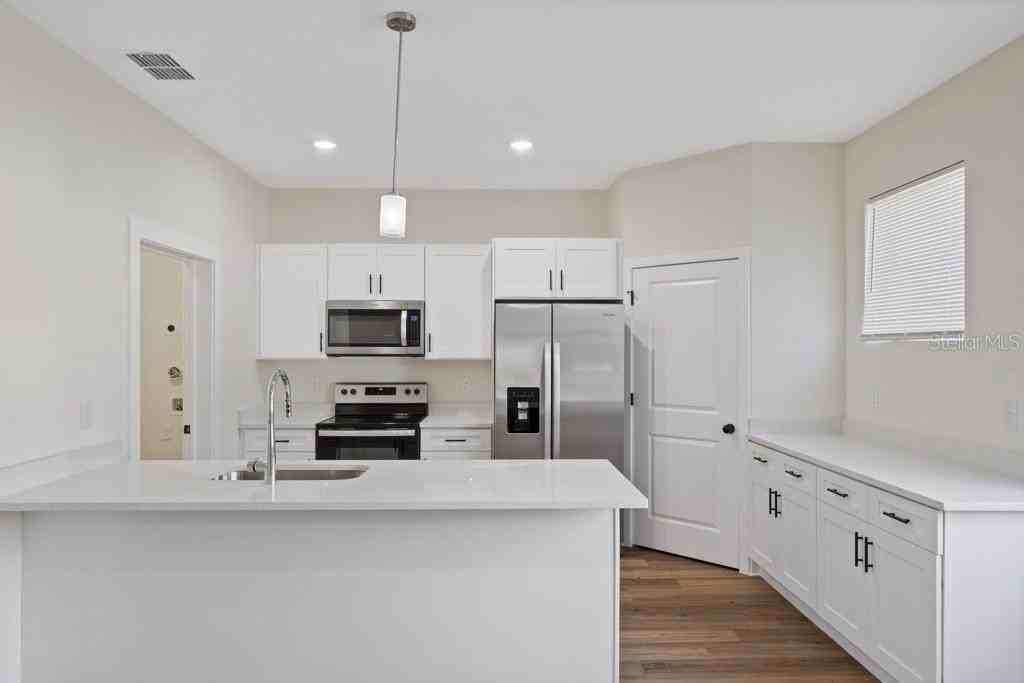 4206 N Manhattan Ave #2 - Photo 6 of 27