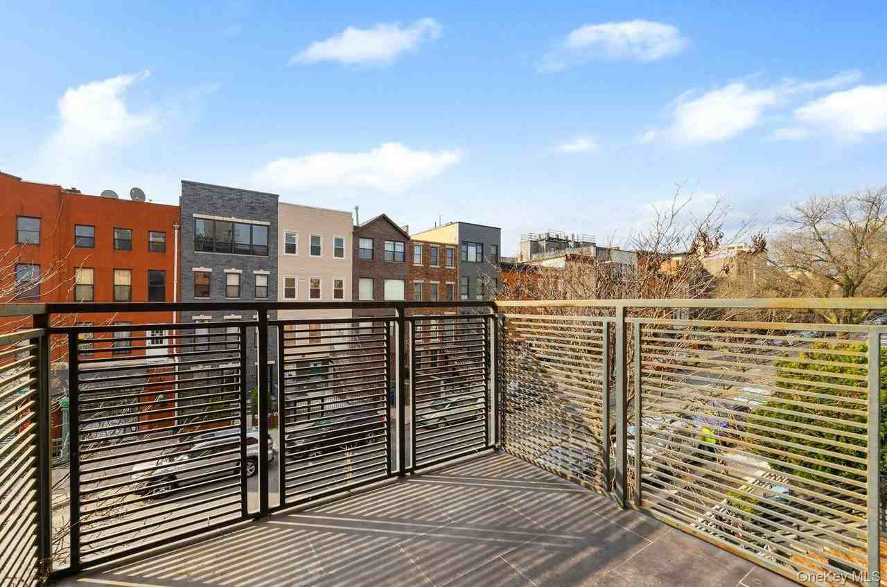 571 Lafayette Ave #4 - Photo 4 of 7