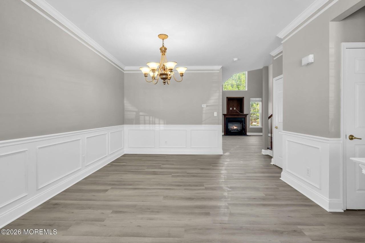 30 Brookfield Dr - Photo 4 of 30