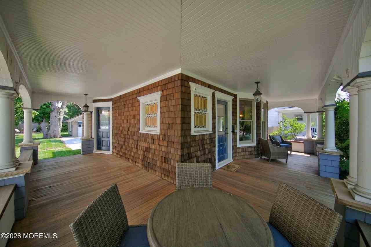 266 River Rd - Photo 5 of 50