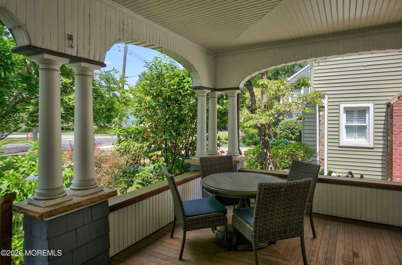 266 River Rd - Photo 7 of 50