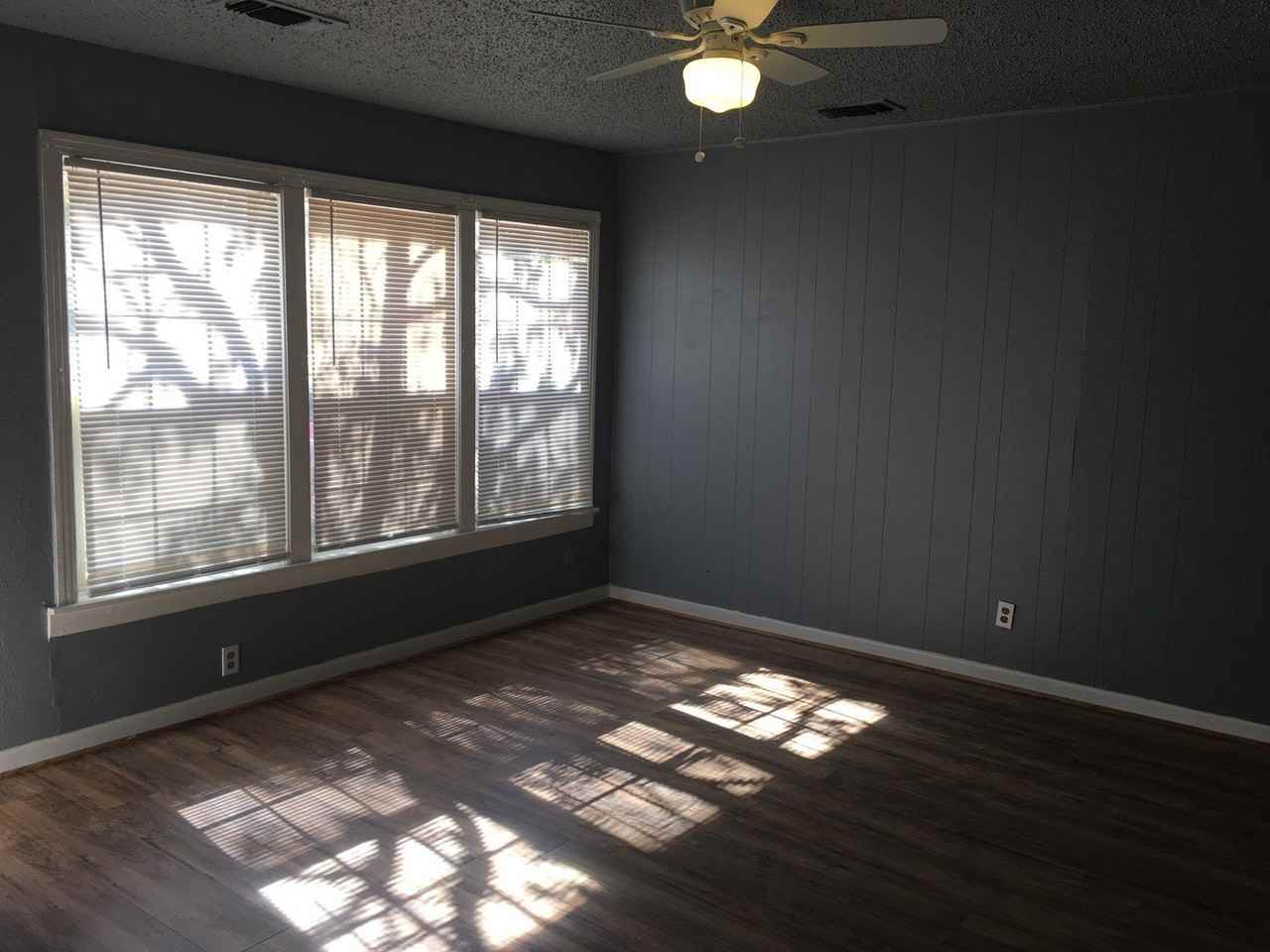 2310 N 18th St - Photo 2 of 8