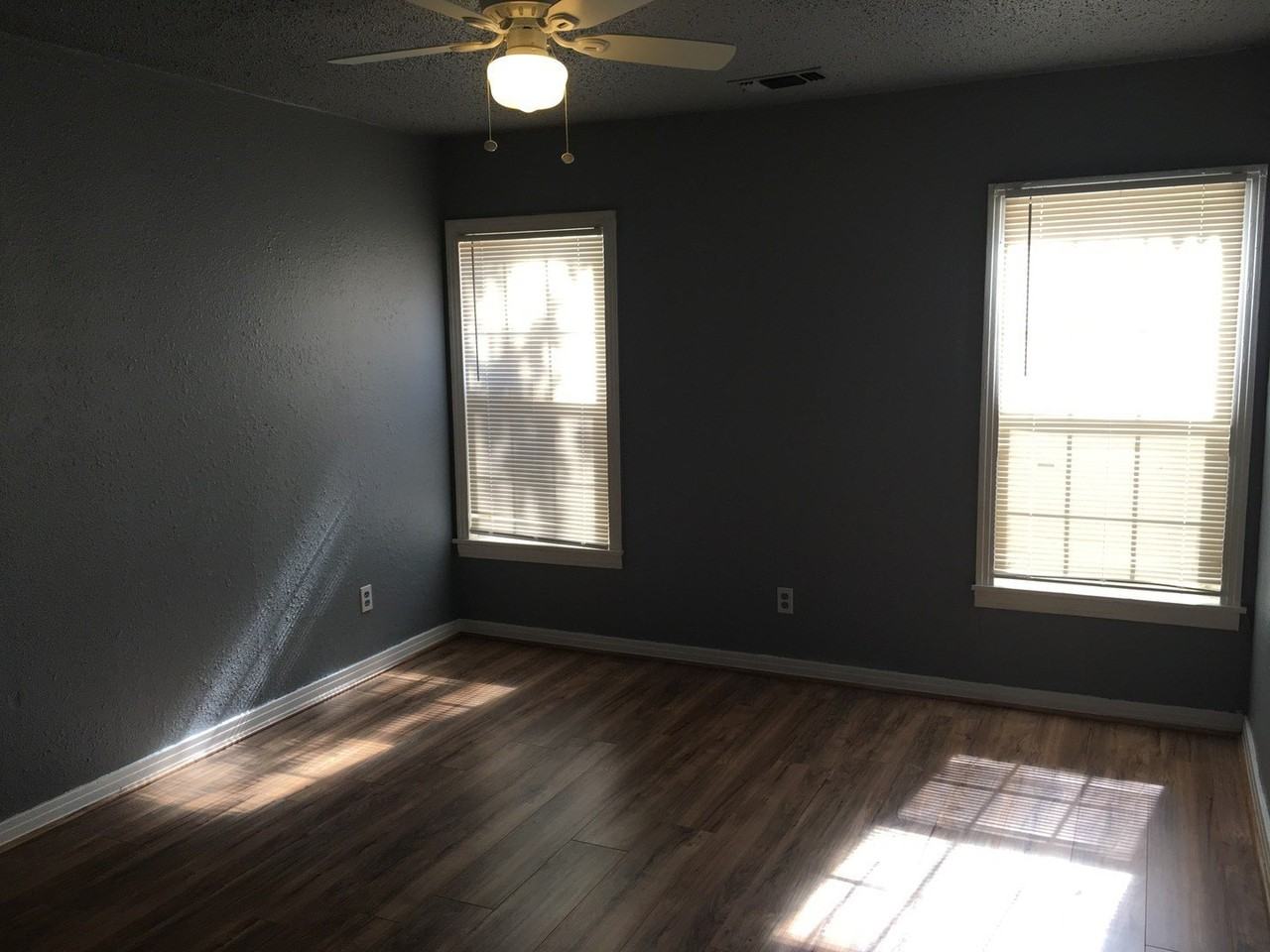 2310 N 18th St - Photo 4 of 8