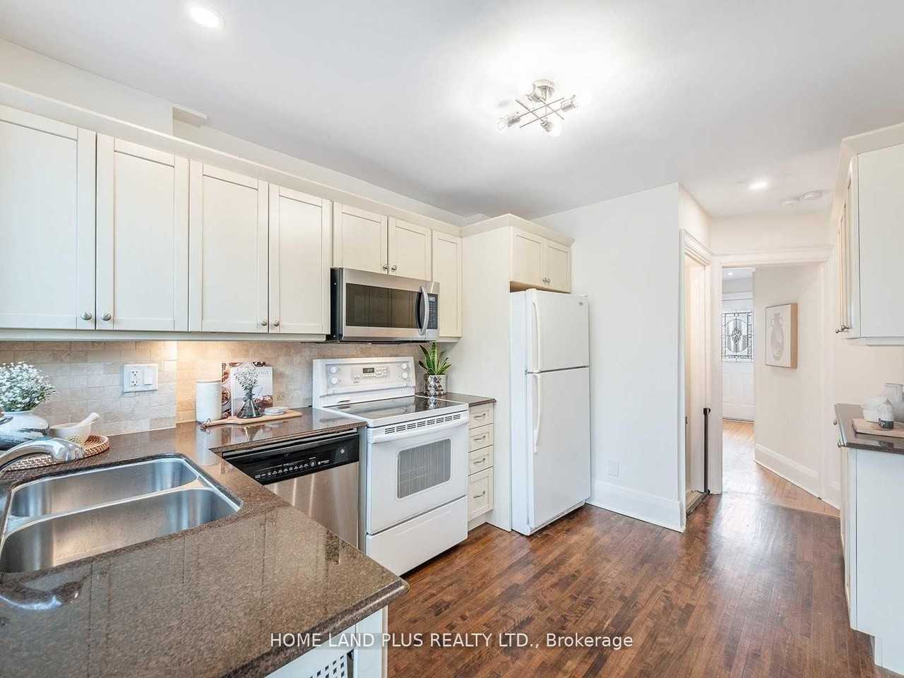 70 Mann Avenue - Photo 6 of 14