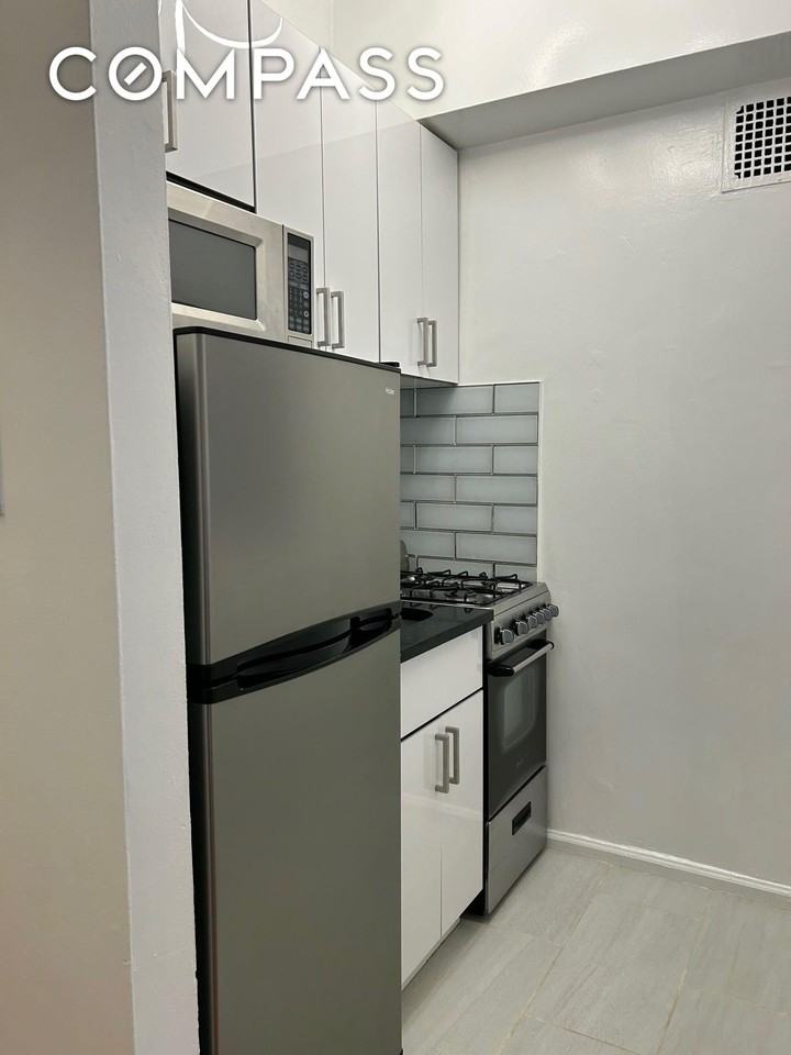 252 E 89th St #4D - Photo 3 of 5