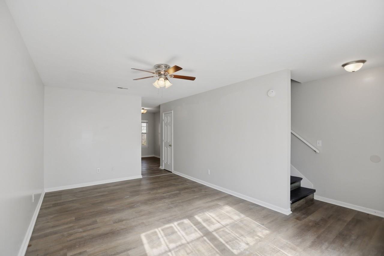 4060 Cedars Parkway #E - Photo 5 of 12