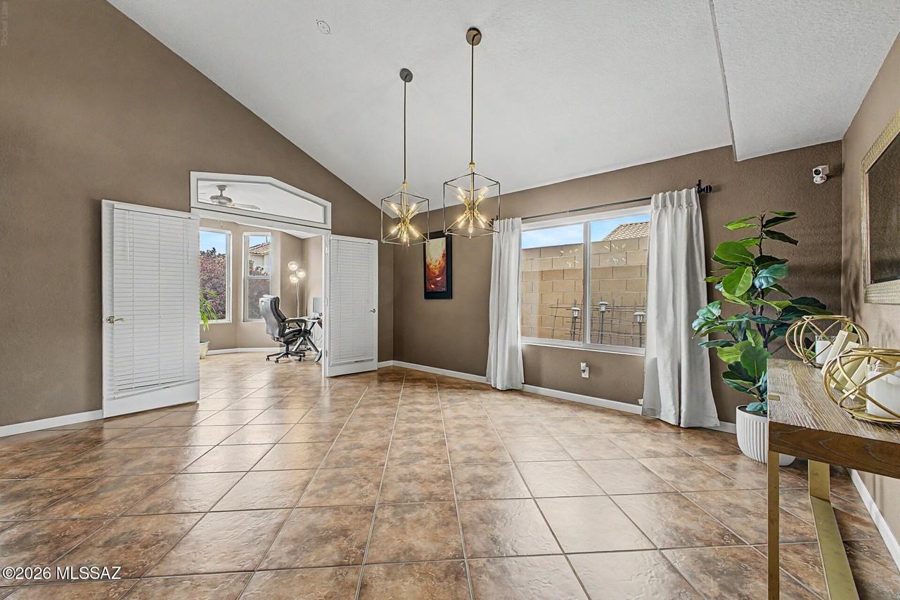 12410 N Echo Valley Dr - Photo 4 of 42