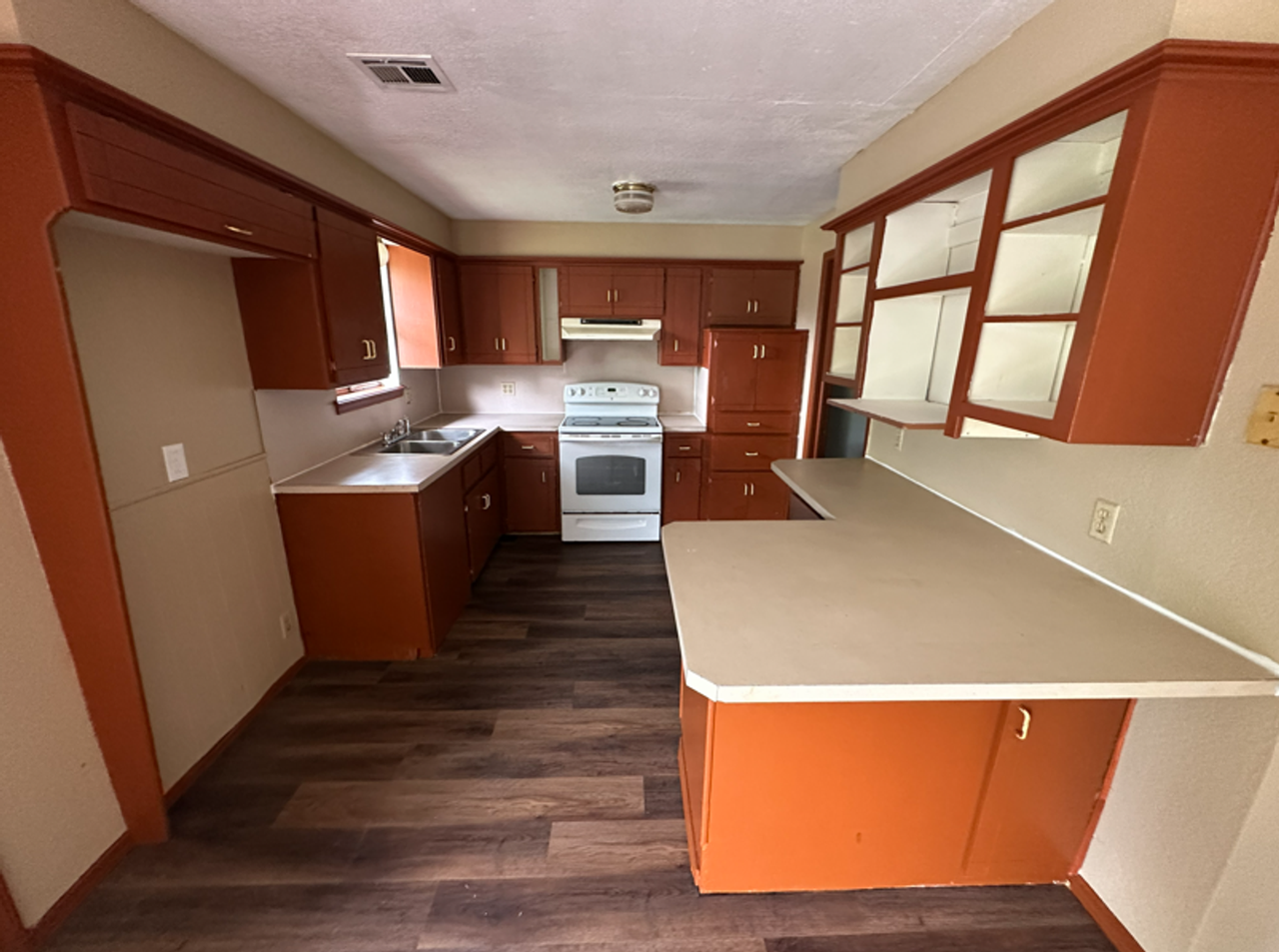4012 Se 47th St - Photo 3 of 9