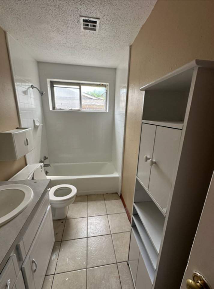 4012 Se 47th St - Photo 6 of 9