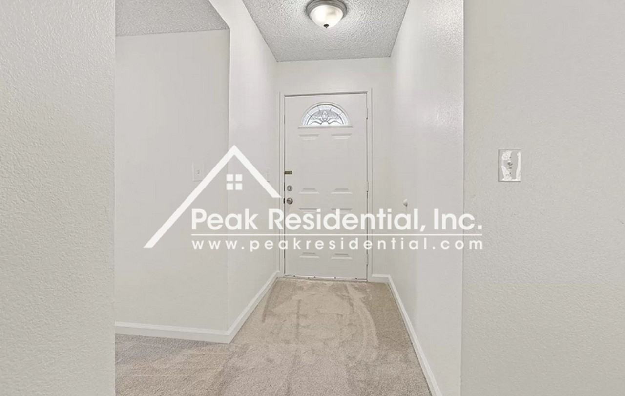 4154 Englewood St - Photo 4 of 20