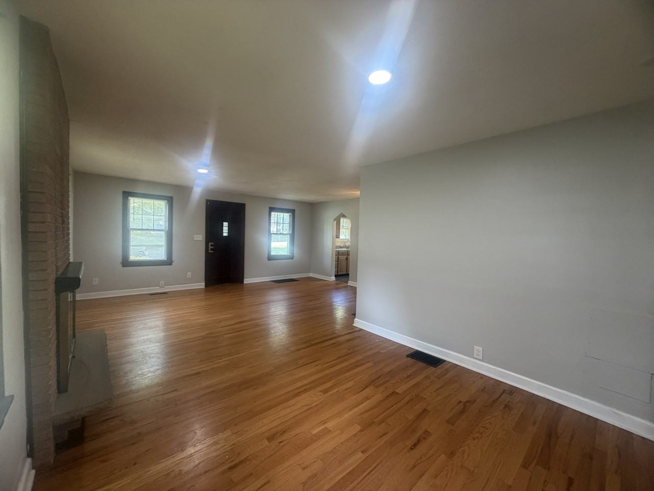 515 W Southside Blvd #1 - Photo 7 of 34