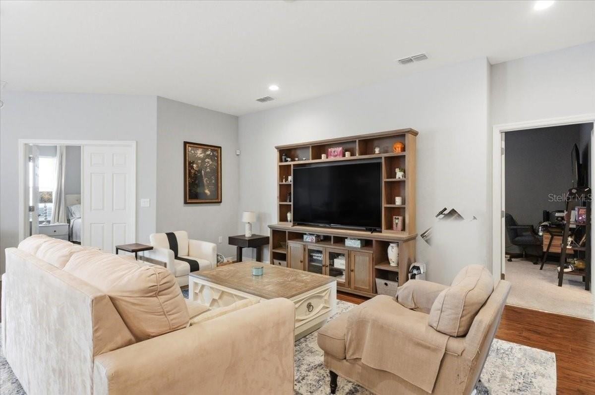 3615 Peregrine Way - Photo 6 of 49