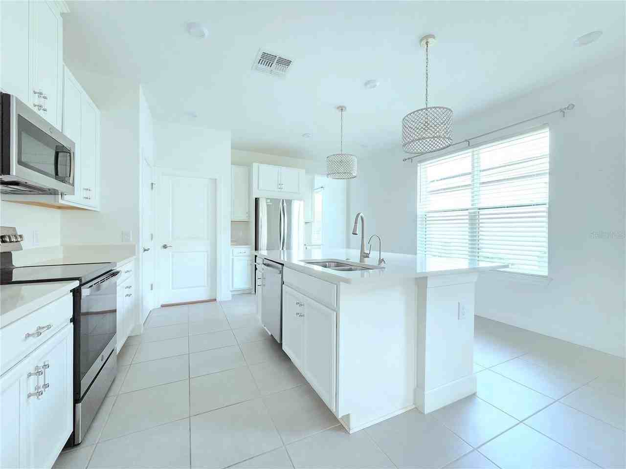 2182 Palm Tree Dr - Photo 5 of 18