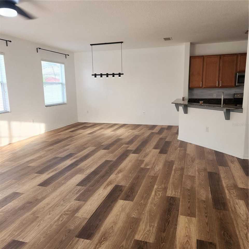 3048 Chessington Dr - Photo 3 of 33