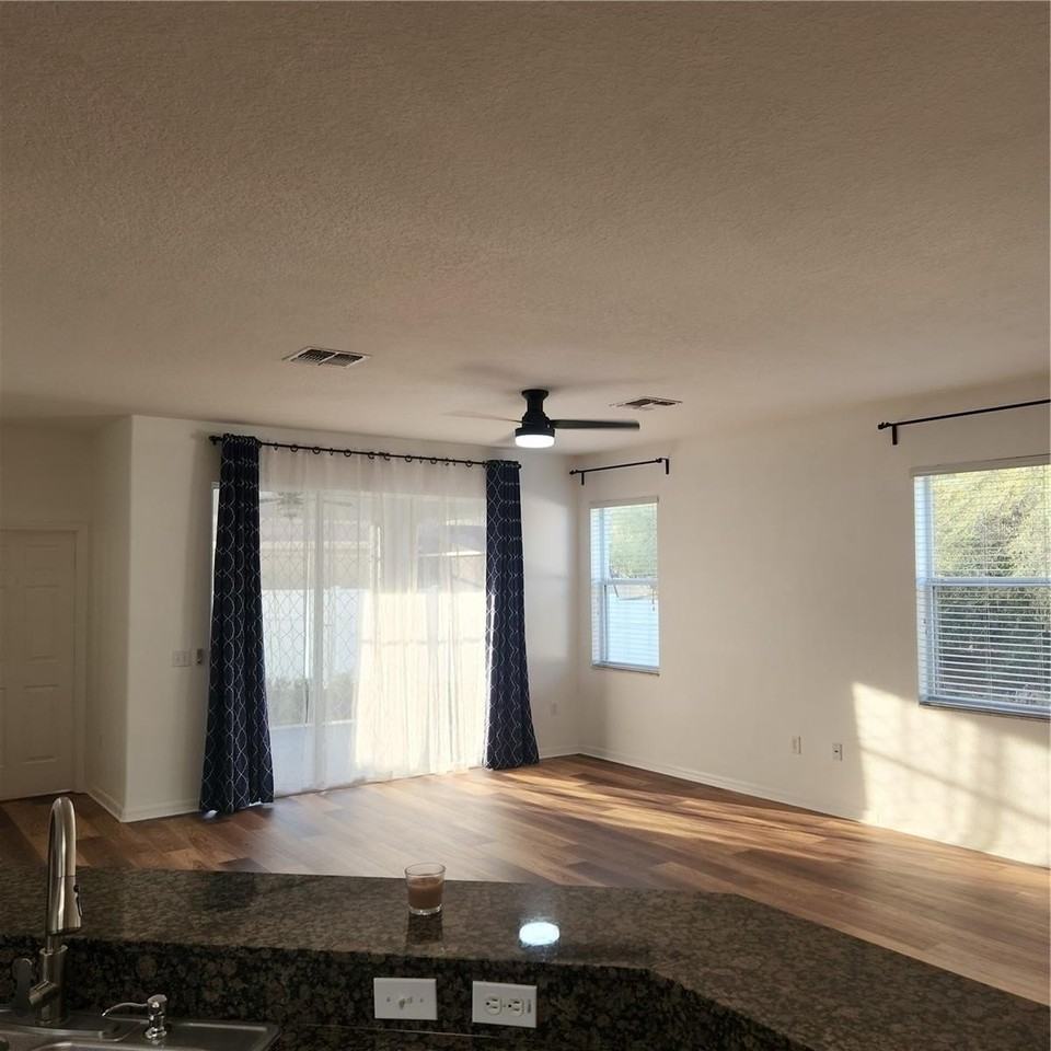 3048 Chessington Dr - Photo 4 of 33