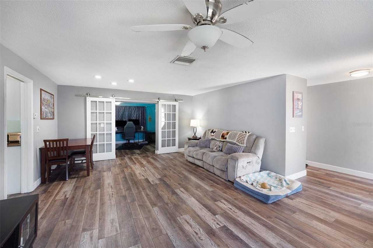 2561 Blackwood Cir - Photo 4 of 32