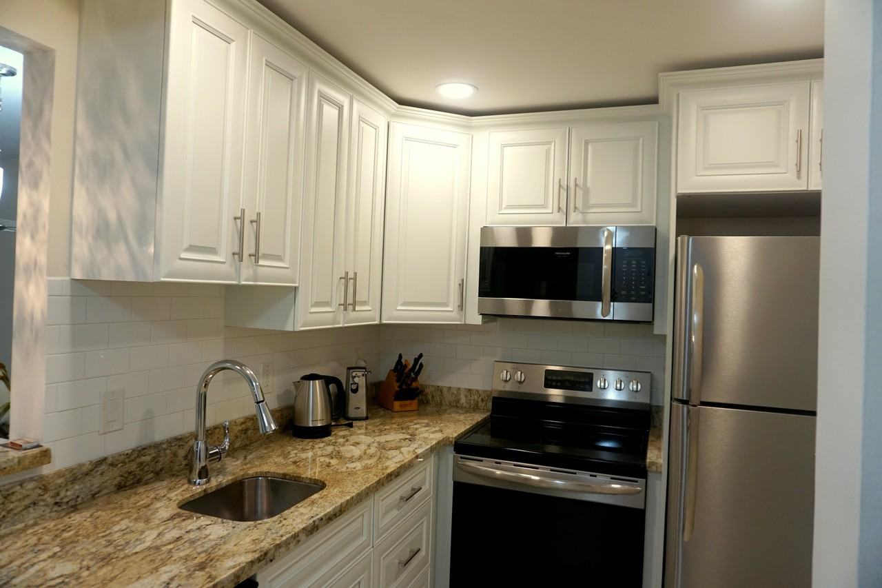 2851 Somerset Drive - Photo 4 of 20