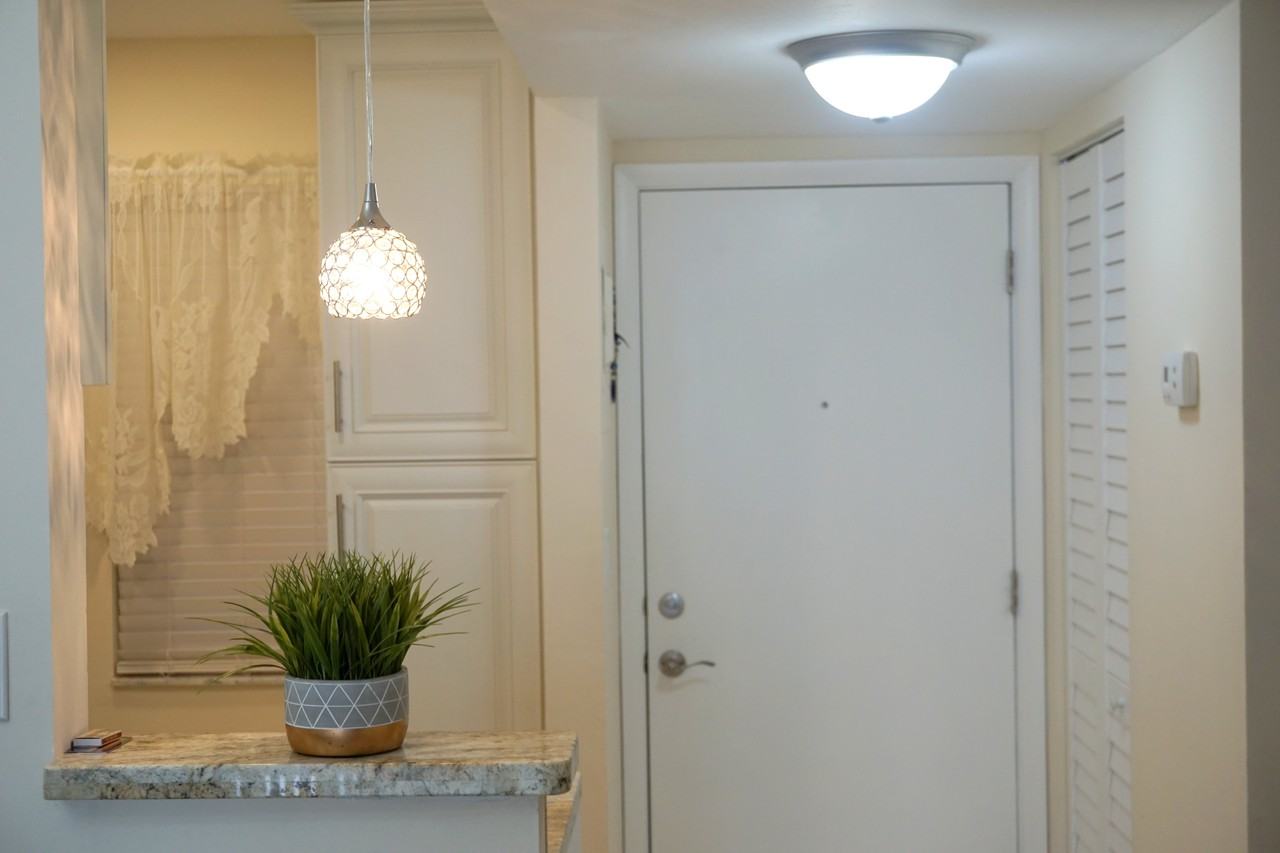 2851 Somerset Drive - Photo 7 of 20