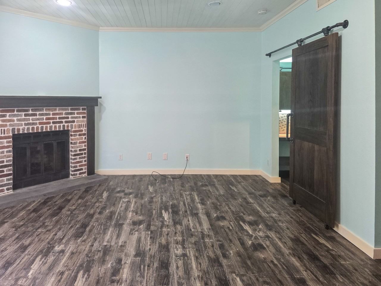 921 Marine Dr #327 - Photo 3 of 21
