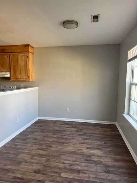 4040 Cedars Parkway #E - Photo 3 of 12