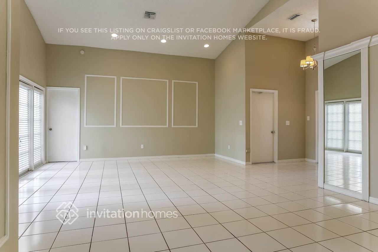 576 Nw 48th Ave - Photo 7 of 21