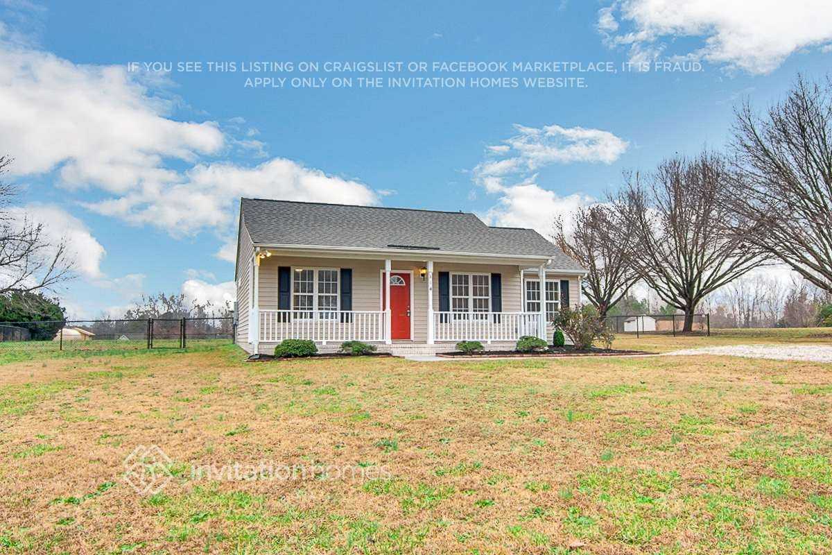 114 Hunter Ln - Photo 2 of 25