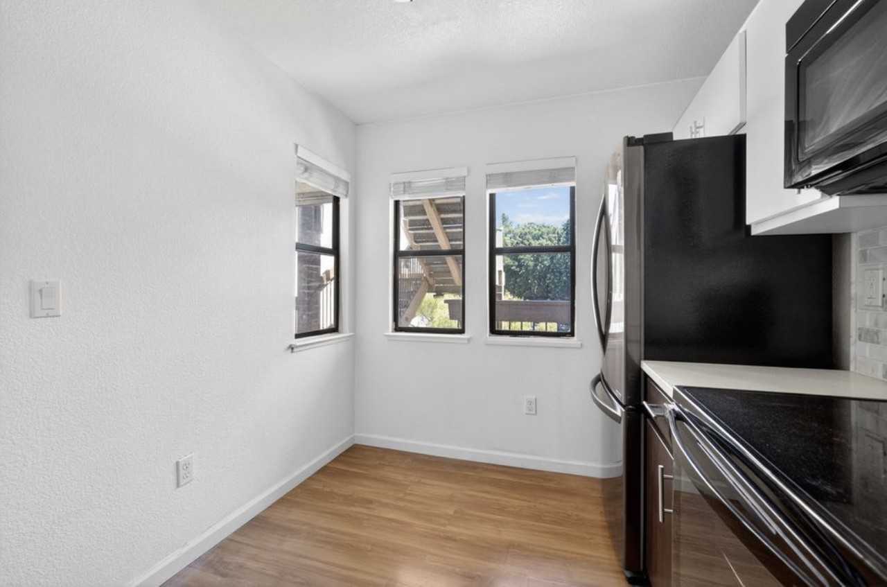 1123 S Villa Way - Condo - Photo 4 of 20