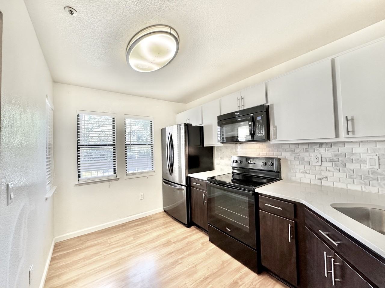 1123 S Villa Way - Condo - Photo 5 of 20