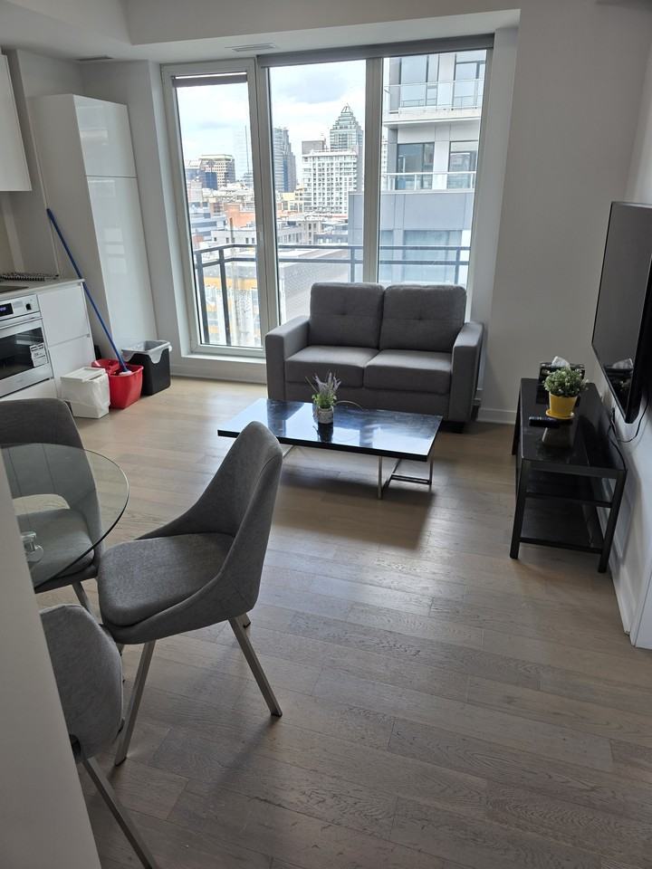 1160 Rue Mackay #1601 - Photo 3 of 23