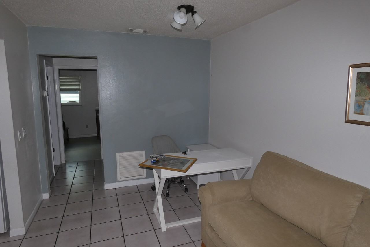 5250 15th Street North #7 - Photo 5 of 11
