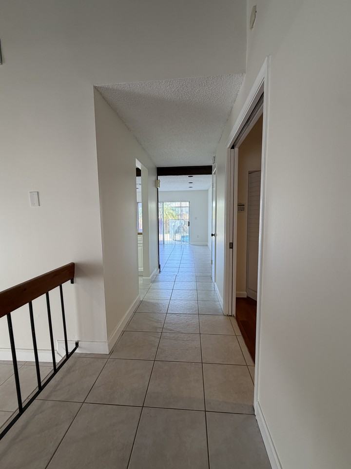 13261 Southwest 102nd Terrace - Photo 4 of 44